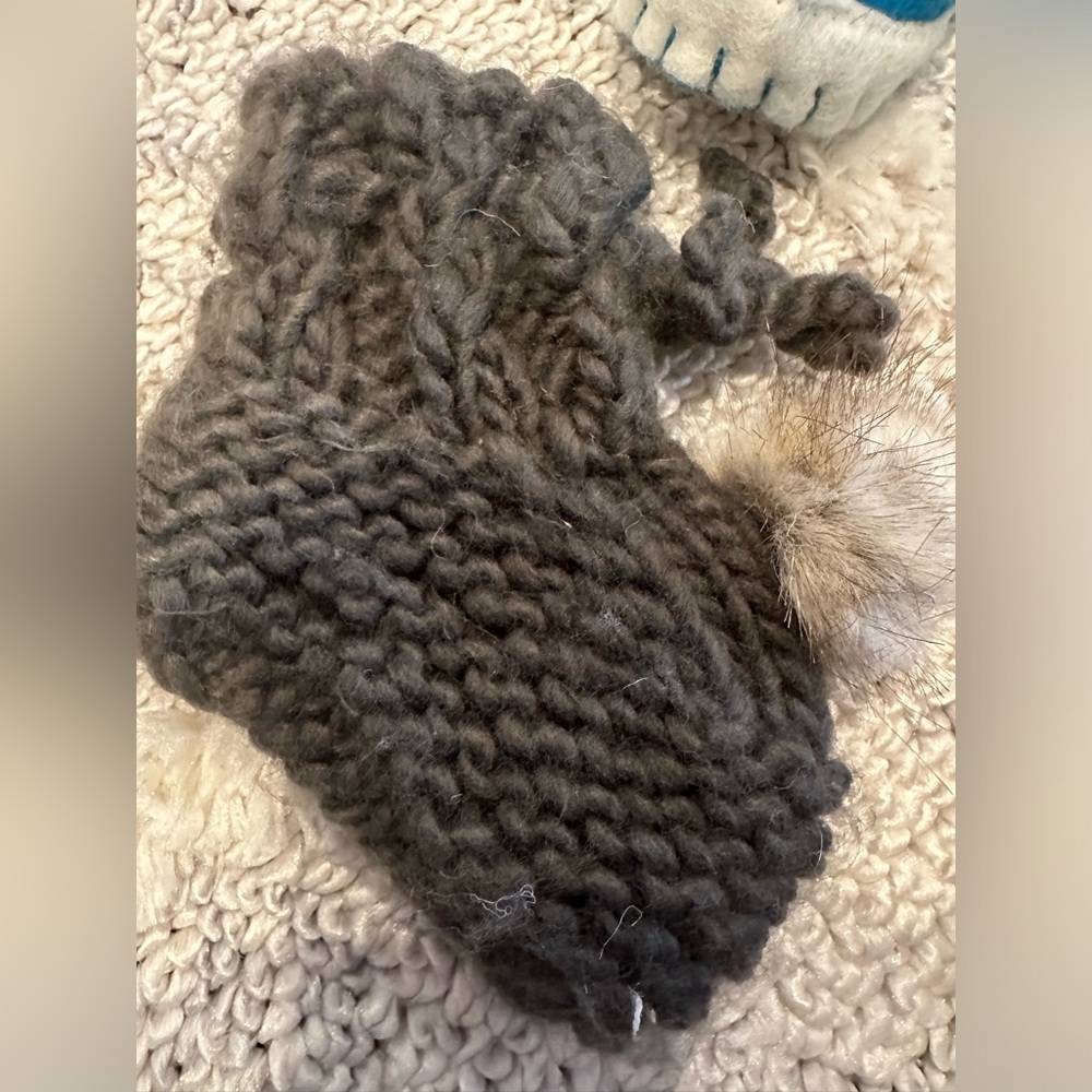 Baby Slippers/ Shoes - Picture 2 of 3